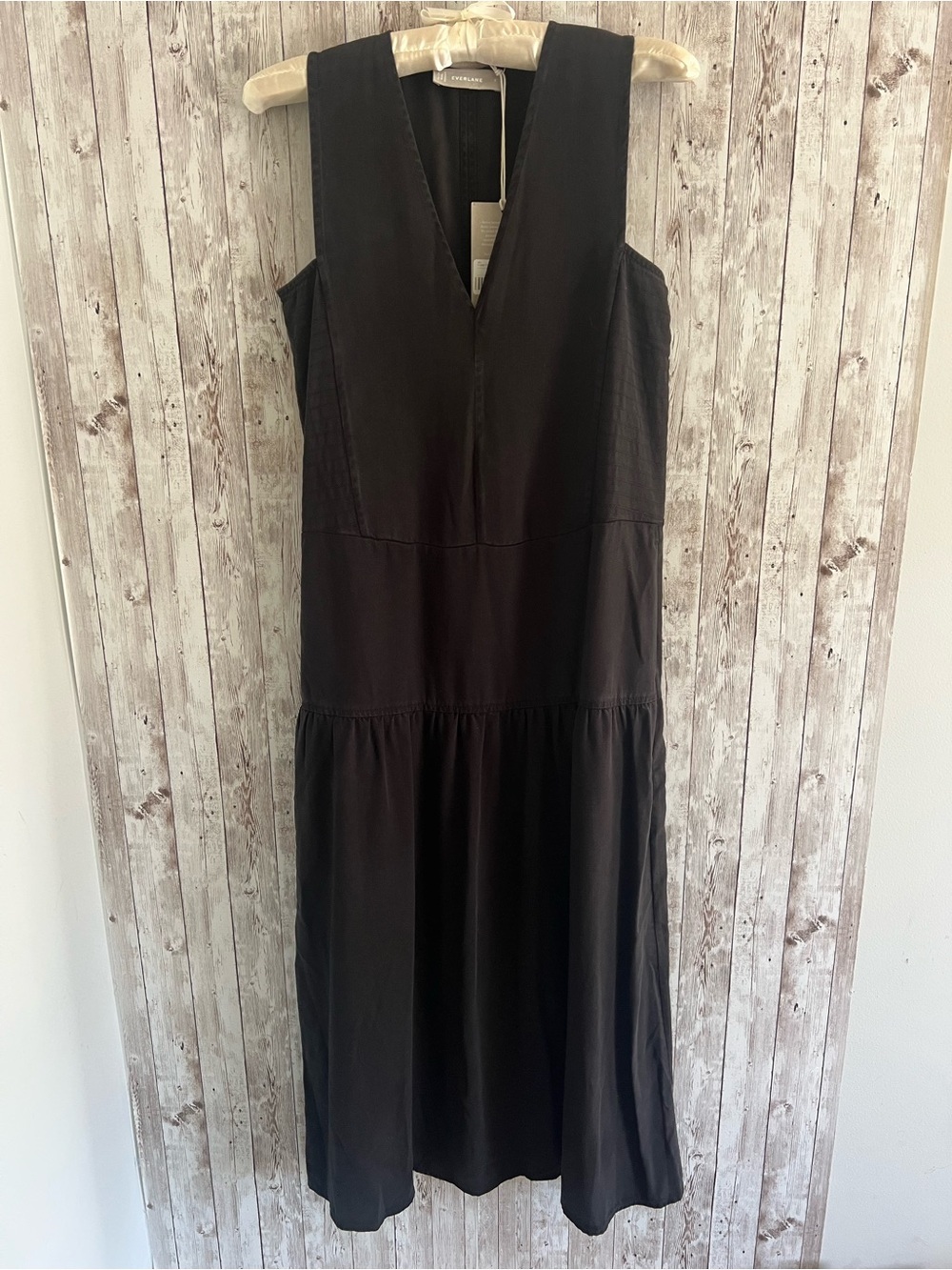 Everlane Black Sleeveless V-Neck Midi Dress Classic Coastal Casual NEW Small